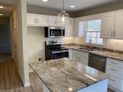 2109 Glenside Dr, Greensboro NC  27405-1611 exterior