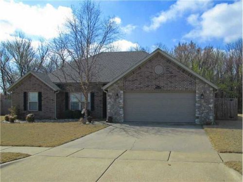 3447 Marsh St, Fayetteville, AR 72704-6038