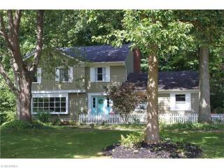136 Parmelee Dr, Hudson, OH 44236-3428