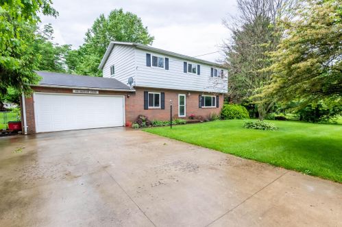 409 Graceland Ave, London, OH 43140-9207