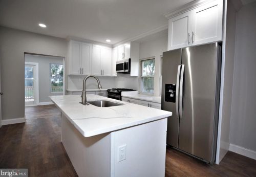 424 Pitman Ave, Trenton NJ  08610-3806 exterior