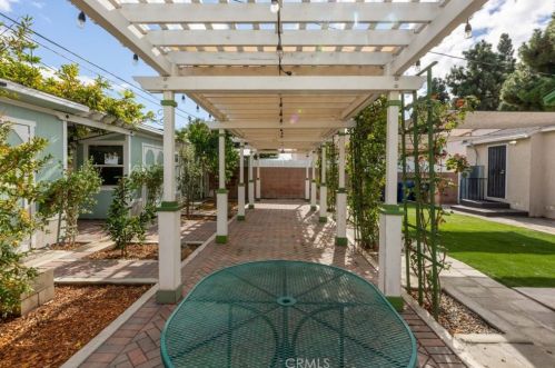 5634 Oliva Ave, Lakewood CA  90712-1612 exterior