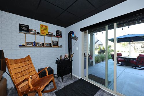 414 Woodfield Cir, Waterford WI  53185-4052 exterior