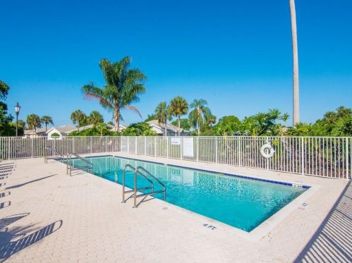 1251 Sun Terrace Cir, Fort Pierce FL  34986-1811 exterior
