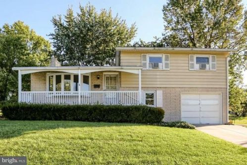 4619 Danbury Rd, Harrisburg, PA 17109-1624