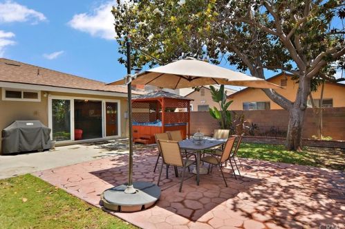 9342 Los Angeles St, Bellflower CA  90706-4446 exterior