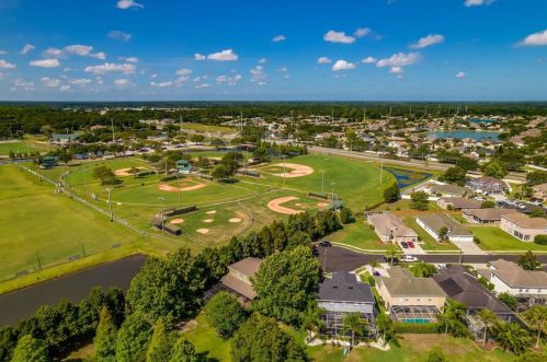 3202 Coconut Grove Rd, Land O Lakes FL  34639-6735 exterior