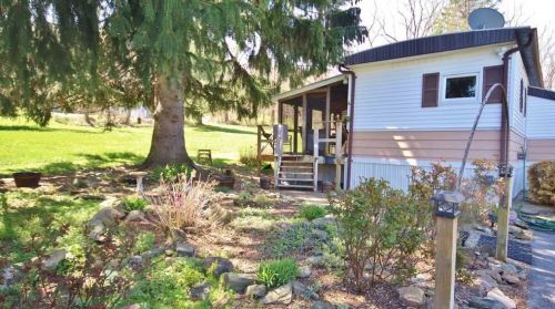 303 Greenhaven Rd, Stormville, NY 12582-5119