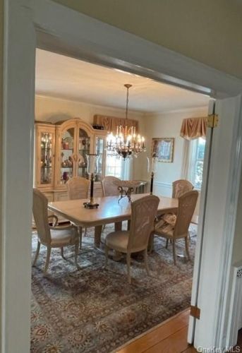 28 Parkway Cir, Mount Vernon NY  10552-1916 exterior