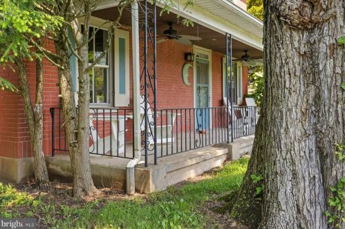 1711 Canal Ln, Upper Black Eddy PA  18972-9755 exterior