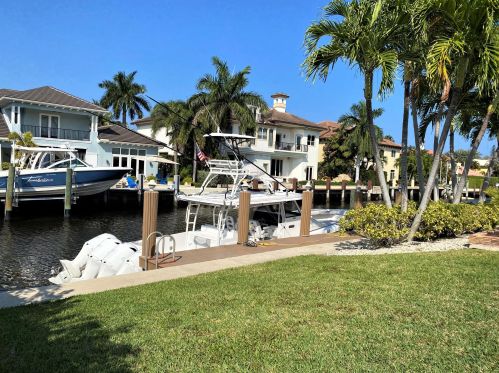 925 Cypress Dr, Delray Beach FL  33483-4901 exterior