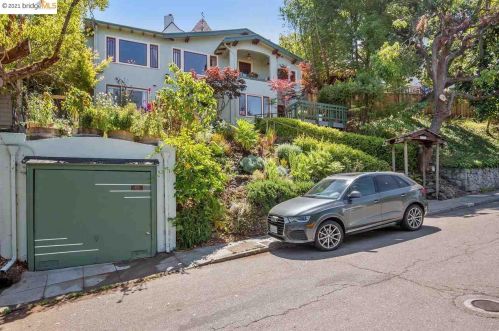935 Regal Rd, Berkeley, CA 94708-1426