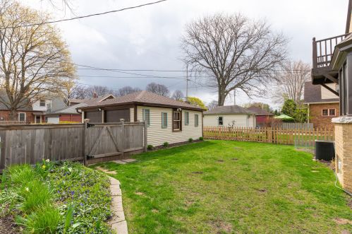 2478 72, Milwaukee WI 53219-2529 exterior