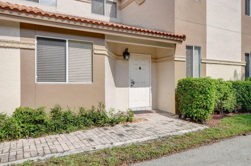 6746 Via Regina, Boca Raton FL  33433-3925 exterior