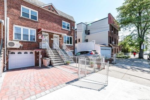 1056 Rhinelander Ave, Bronx, NY 10461-1340