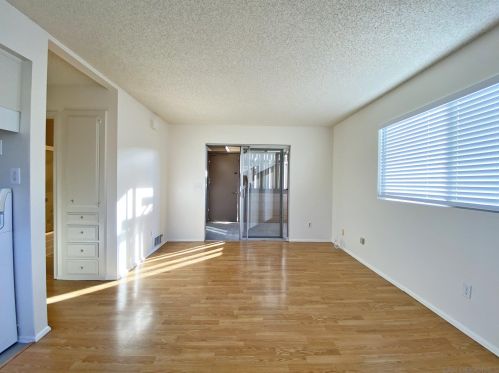 1522 Meade Ave, San Diego CA 92116-4626 exterior