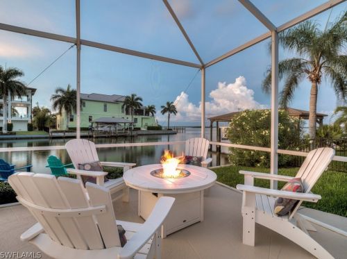 51 Fairview Blvd, Fort Myers Beach, FL 33931-4566