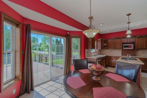 20 Lockerbie Dr, Valpo IN  46385-9287 exterior