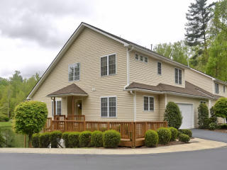 30 Grist Mill Dr, Hendersonville, NC 28739-4888