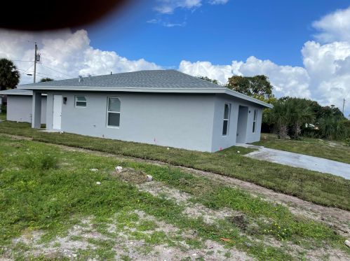 1472 29th St, West Palm Beach, FL 33404-3526