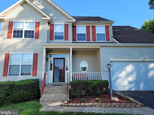 13123 Opal Ln, Woodbridge, VA 22193-7008