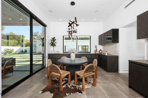 18852 Canyon Crest Dr, Orange CA 92861-2806 exterior