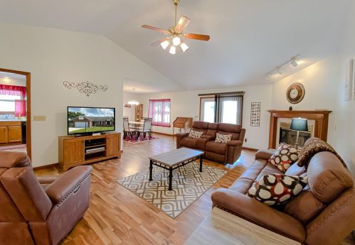 220 Earnhart Dr, Franklin, OH 45005-4289