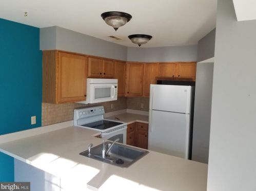 24 Acacia Pl, Dover DE  19901-4008 exterior