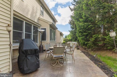 912 Victoria Ct, Downingtown PA  19335-4460 exterior