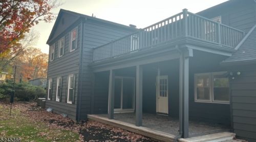 14 Ironwood Way, West Paterson NJ  07424-2019 exterior