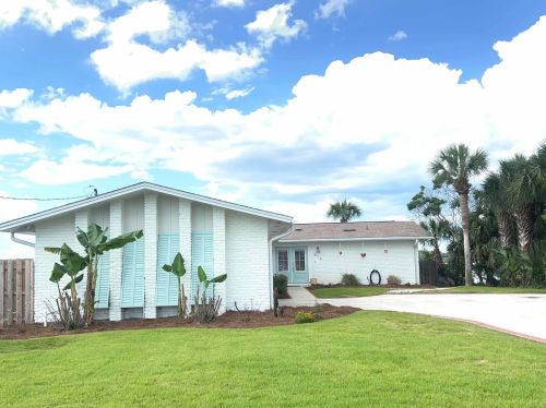 712 Sailfish Dr, Fort Walton Beach, FL 32548-6010