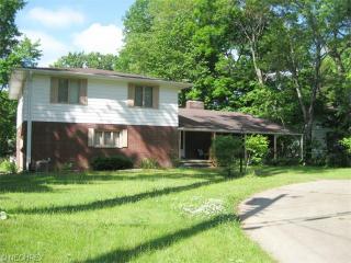 3106 Morewood Rd, Akron, OH 44333-3455