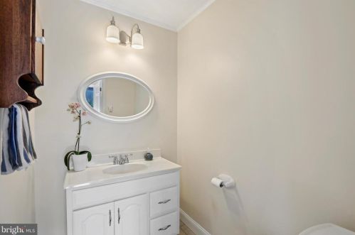 343 Richard Rd, Yardley PA  19067-1969 exterior