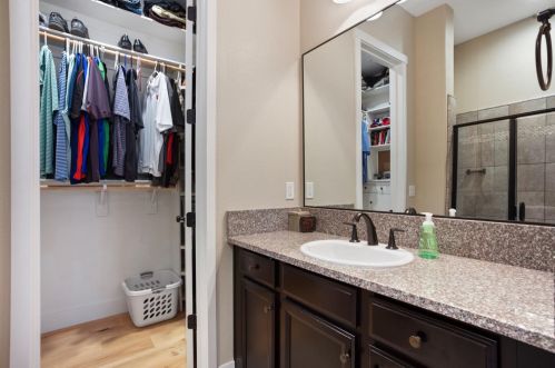 239 Clendenin Pkwy, Ripon CA  95366-9497 exterior