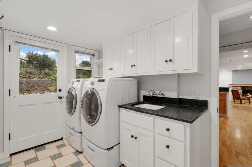 1322 Hamilton Ln, Escondido CA  92029-4316 exterior