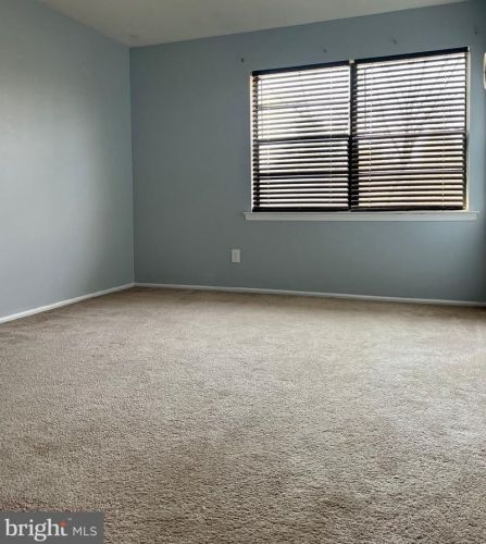 2124 Old Stone Ml Dr, East Windsor NJ exterior