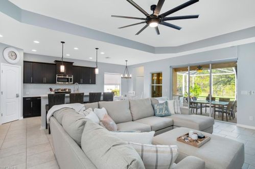 14487 Manchester Dr, Naples FL  34114-8630 exterior