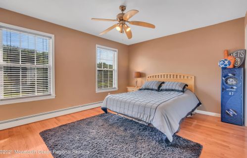 142 Serpentine Dr, Morganville NJ  07751-1400 exterior