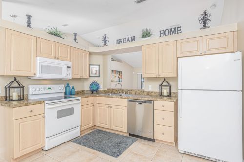 7006 Roberts Rd, Fort Pierce FL  34951-2042 exterior