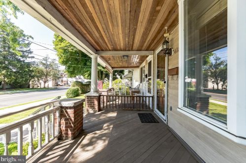 418 Bridge St, Yardley, PA 19067-2304