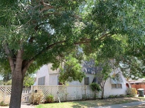 1320 Kern St, Newman, CA 95360-1604