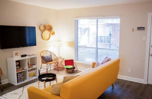 4525 Gilbert Ave, Dallas, TX 75219-2122