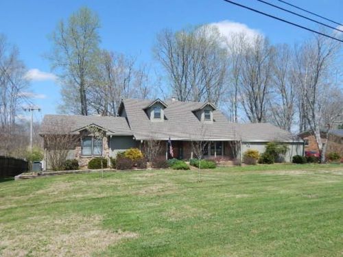 834 Indian Mound Dr, Mc Minnville, TN 37110-2904
