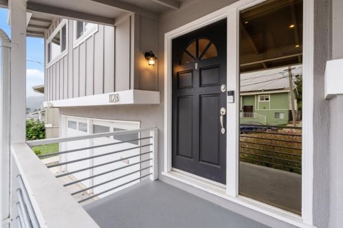 1128 Manzanita Dr, Pacifica CA  94044-4347 exterior