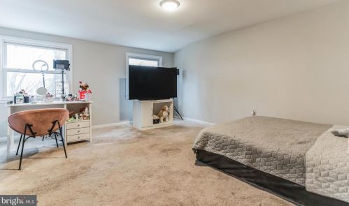 13732 Moccasin Ct, Woodbridge VA  22193-4422 exterior