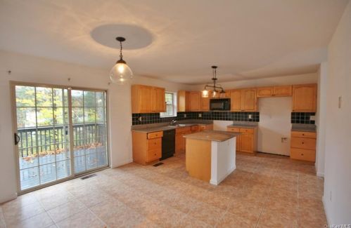 45 Dartmouth Dr, Rock Hill NY  12775-6011 exterior