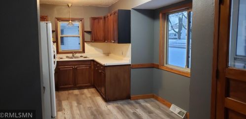 1005 Getty St, Sauk Centre, MN 56378-1452