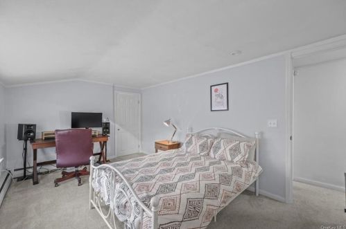 388 Cedar Hill Rd, Fishkill NY  12524-2439 exterior