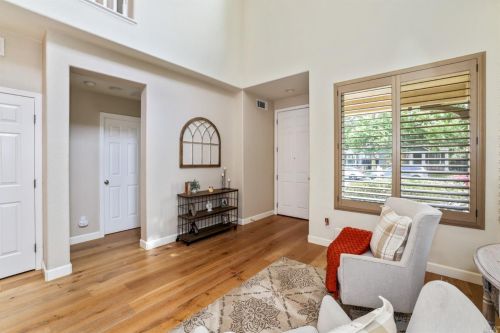 1125 Valley Glen Dr, Liberty Farms CA  95620-4835 exterior