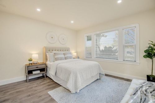 21437 Msn Blvd, Hayward CA  94541-2015 exterior